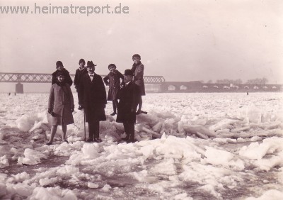 Familie Böckenhoff 1929 - Zugefrorener Rhein