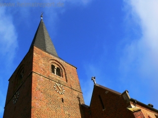 Gerüstaufbau am Kirchturm in St. Martin Raesfeld