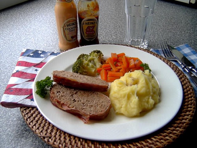 Classic Meatloaf (Hackbraten klassisch)