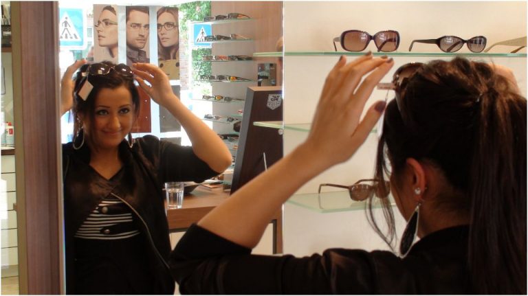 Sonnenbrille ist nicht gleich Sonnenbrille – Trends und worauf der Kunde beim Kauf achten muss