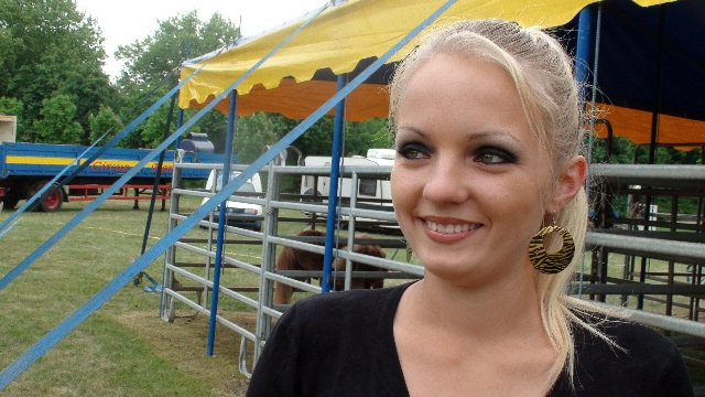 Eine Zirkusprinzessin die zaubert – Zirkus Renz