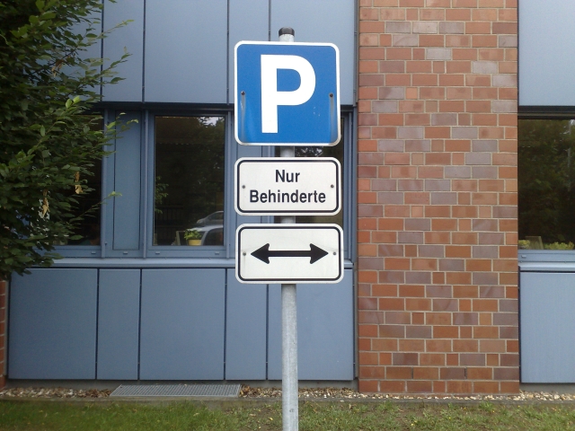 Parken nur für Behinderte – Finanzamt Borken setzt Prioritäten