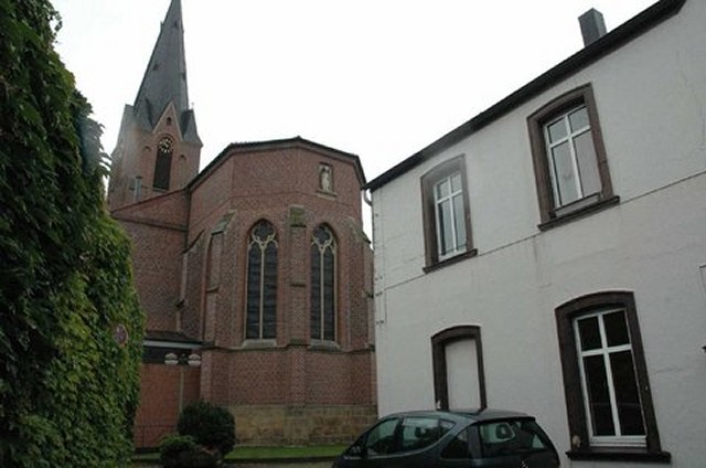 Neue Bebauungspläne – senioren- und behindertengerechtes Wohnen – Erler Pfarrheim soll zur Kirche umziehen