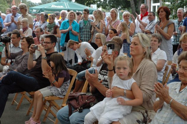 Beim M&uuml;hlentag in Erle sammeln Vereine Spenden f&uuml;r neue Fl&uuml;gel der historischen Turmwindm&uuml;hle. Mit buntem Programm, Musik, Spielen und regionalen Spezialit&auml;ten.