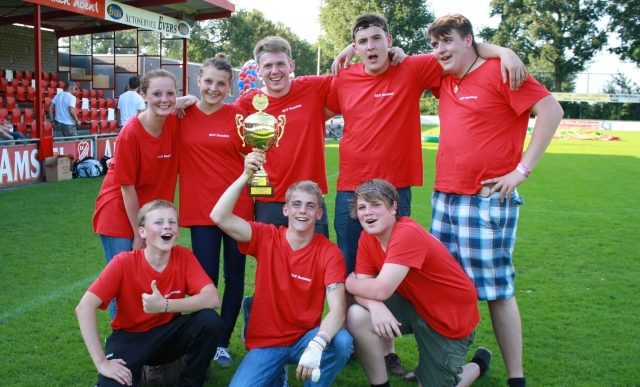 Die Sieger beim „Spiel ohne Grenzen in Wehl“ 2011- das Team vom RCV hatte die Nase vorne