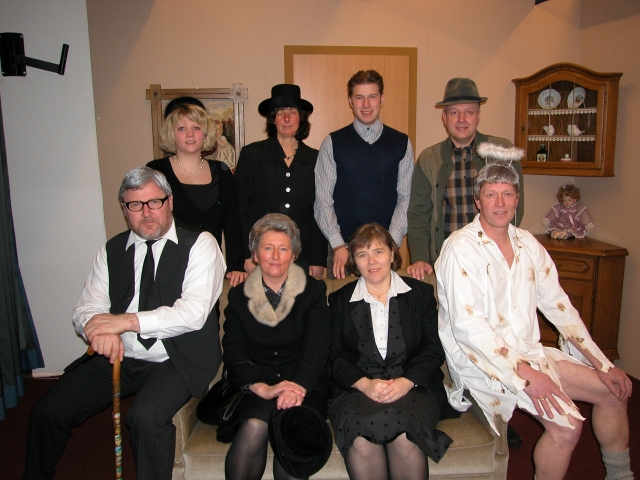 Engel gibt`s, die gibt es eigentlich nicht -Theatergruppe Raesfeld spielte vor vollem Haus
