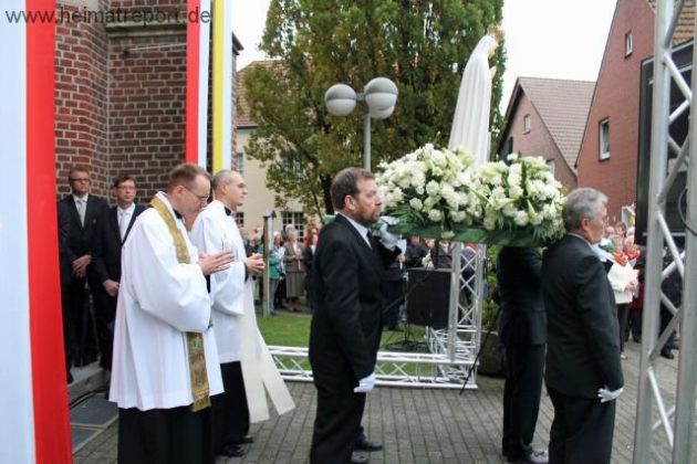 Prozession St. Silvester Erle mit Fatima-Madonna