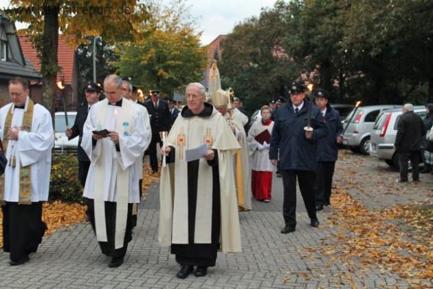 Weihbischof Ostermann zu Gast in Erle St. Silvester-Kirche