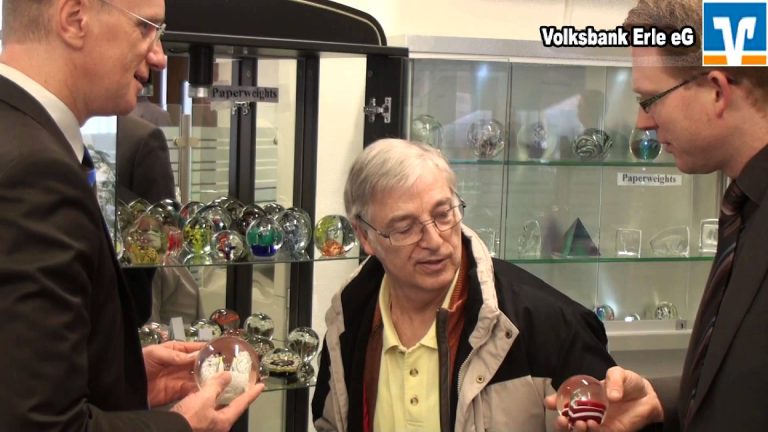 Heimatreport.TV – Ausstellung in der Volksbank – Wolfgang Kalischewski und seine Glaskugeln