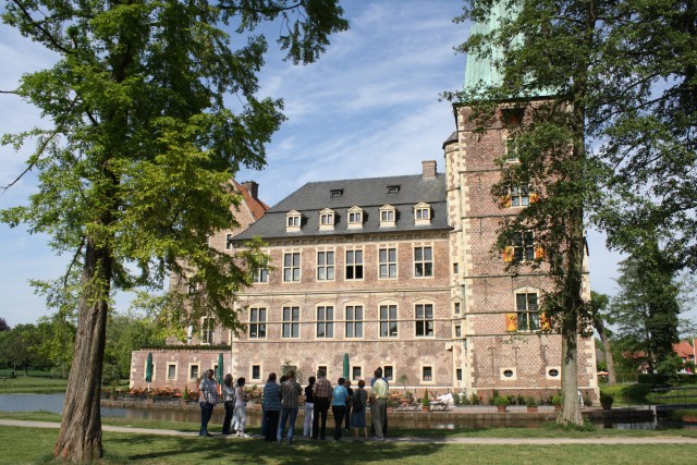 Schlossführungen am Sonntag: Unterhaltsame Reise durch die Zeit