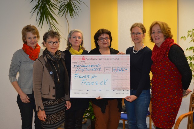 Spendenübergabe in Höhe von 4 500 Euro an den Verein „Frauen für Frauen e.V.“