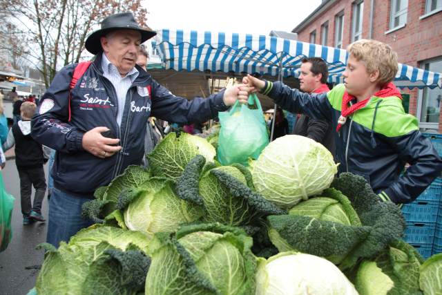Kappesmarkt Raesfeld 2018 mit Kappeshoheiten und Kiepenkerl 