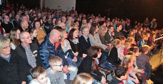 Ausverkauft – Musical in der Produktionshalle Möbelbau Pass