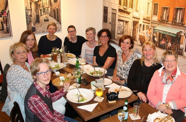  Stammtisch für Brustkrebs-Patientinnen