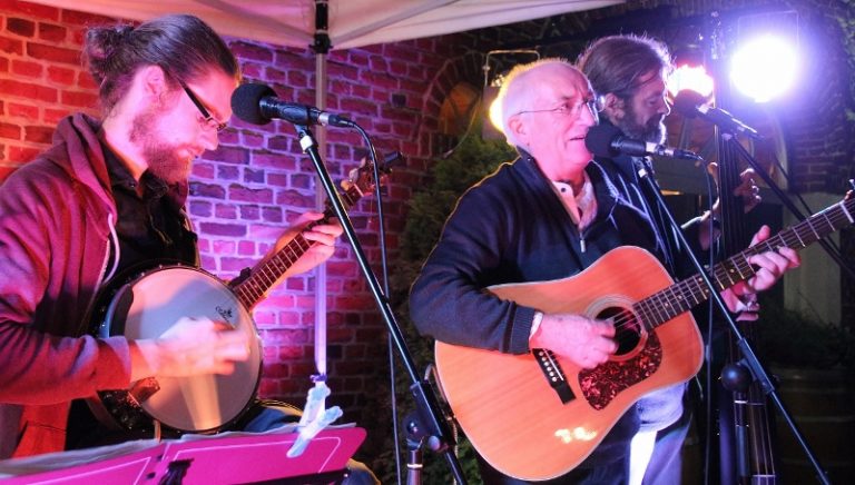 Folk Gruppe Potbelly im Adelheid Spargelhaus