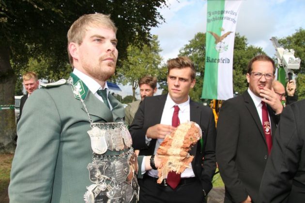 K&ouml;nig Jonas Br&ouml;mmel mit alter Kette im September 2018