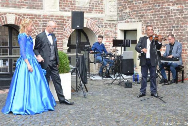 Hochzeit am Schloss Raesfeld mit Flashmob