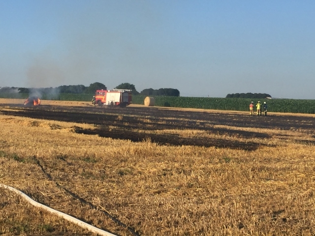 Stoppelfeld in Raesfeld brennt 