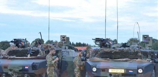 Niederländische Spähpanzer in Raesfeld