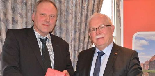 Neuer Raesfelder CDU Fraktionsvorsitzender Bernhad Bölker (l.) und Karl-Heinz-Tünte
