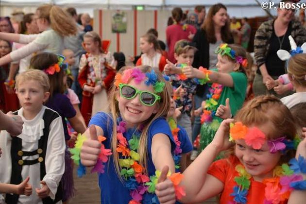Super Stimmung beim Kinderkarneval des RRZ am Sonntag im Raesfelder Festzelt 2019