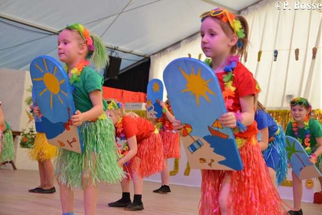 Super Stimmung beim Kinderkarneval des RRZ am Sonntag im Raesfelder Festzelt 2019