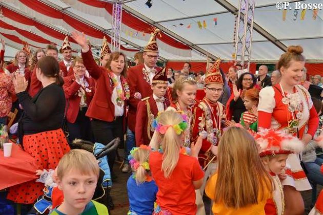 Super Stimmung beim Kinderkarneval des RRZ am Sonntag im Raesfelder Festzelt 2019