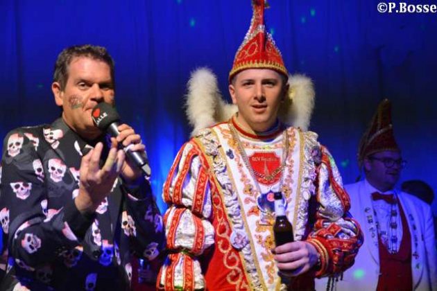 Super Stimmung im Festzelt bei der gro&szlig;en RCV Party Schr&auml;glage 5.0 mit Peter Wachel