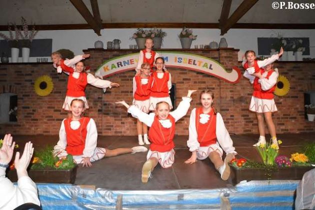 Homeraner Jecken feierten ausgelassen im Hecheltjens Hof