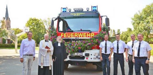 Einweihung Feuerwehr Löschfahrzeug in Erle