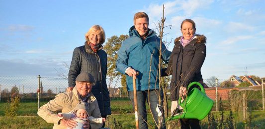 Bäumchen-für-den-Nachwuchs-auf-der-Babywiese
