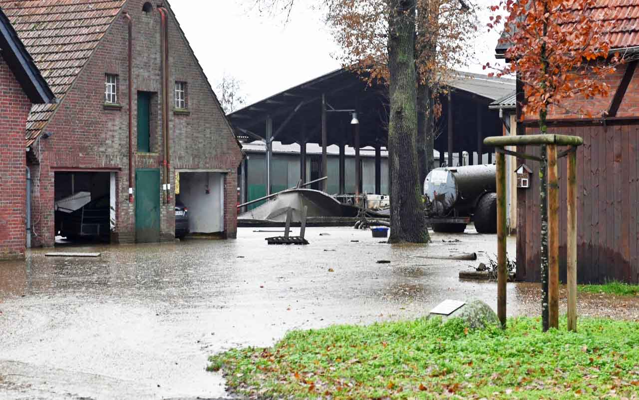 Guelle-Tank-geplatzt-in-Dorsten-Deuten