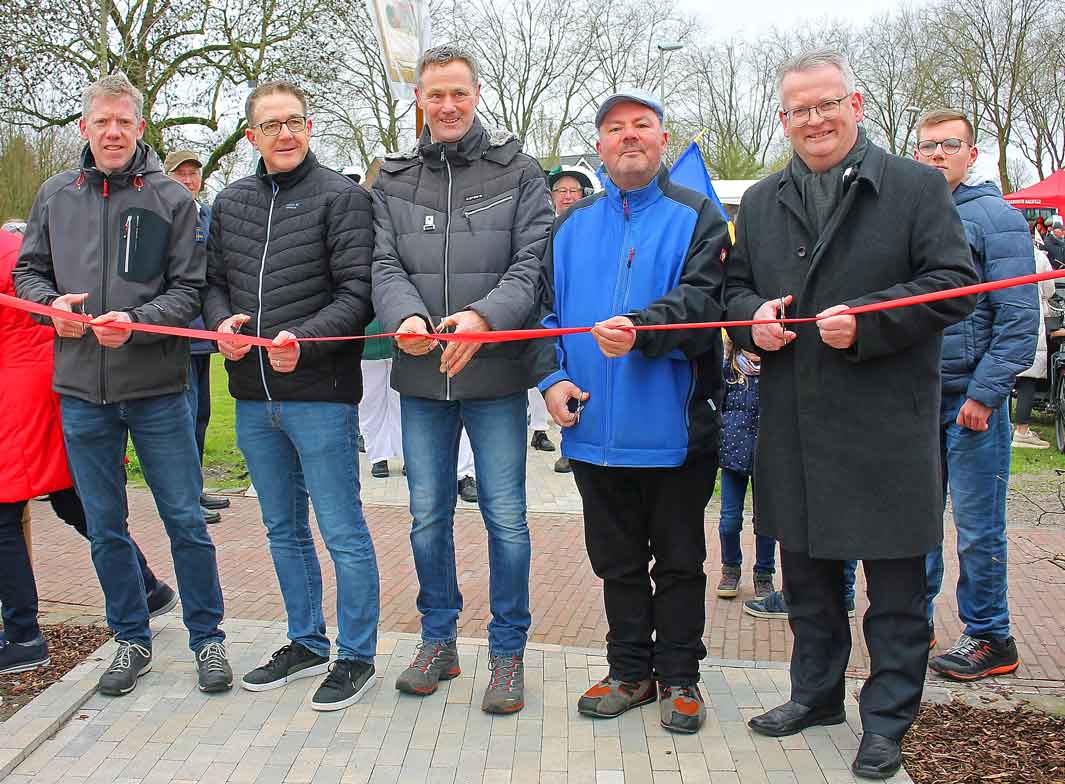 Der Bürgerpark am Schloss Raesfeld ist offiziell eröffnet ...