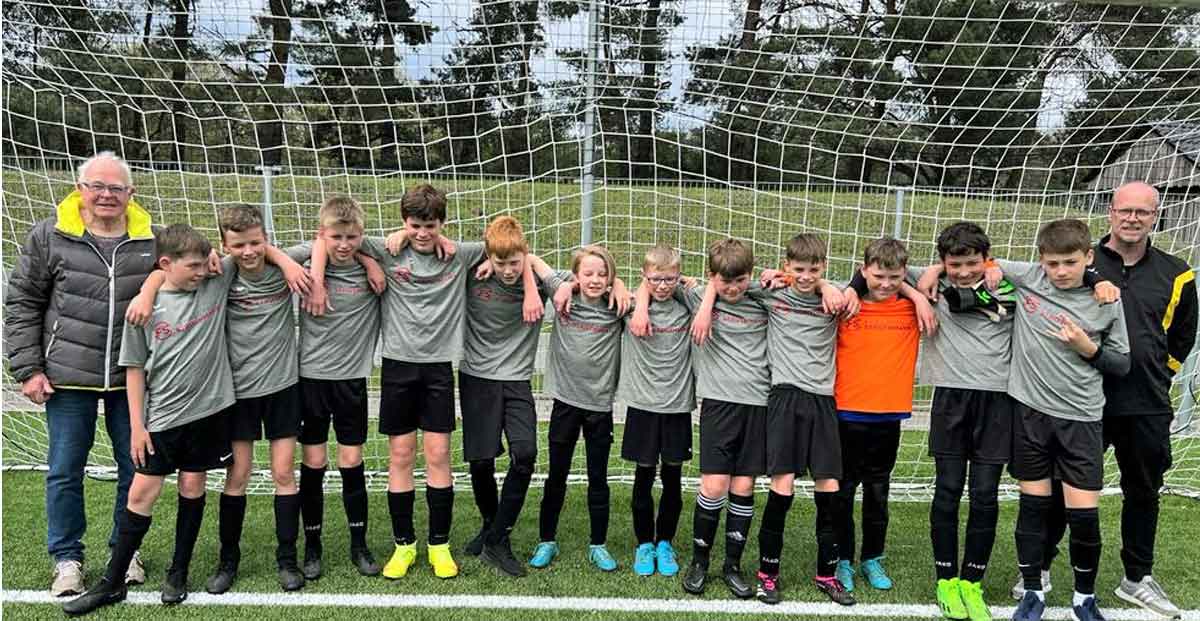 Teamfoto-D2-Fußball-JSG