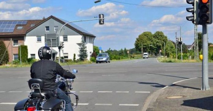 Kontrolle Motorradfahrer