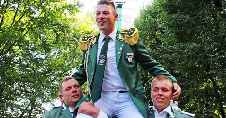 Nick Nattefort ist König der Junggesellenschützen Raesfeld 2024