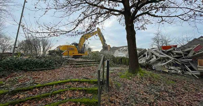 Abriss altes Pfarrhaus in Erle