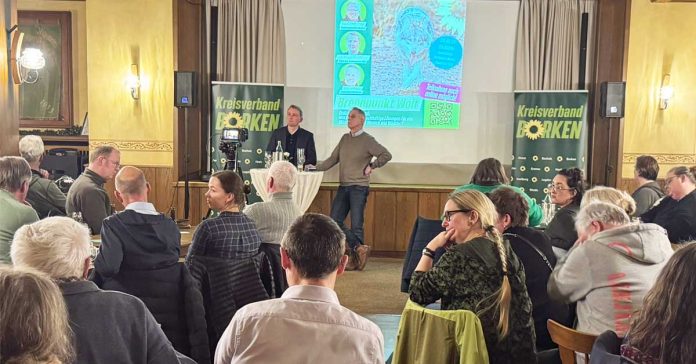 Diskussion Thema Wolf im Saal von Brömmel-Wilms in Erle