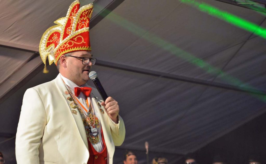 Sitzungspräsident Andre Schlüß RCV