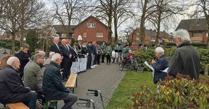 Gedenkfeier in Erle erinnert an ein Luftangriffe und Kriegsende 1945