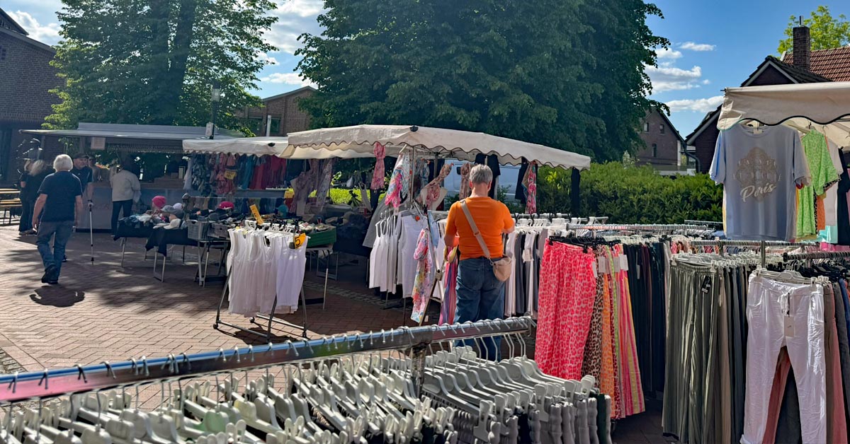 Monatsmarkt in Raesfeld am Rathaus