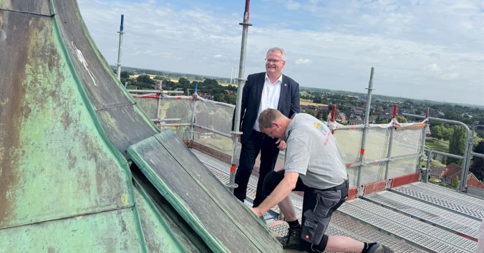 Der Turm von Schloss Raesfeld wird saniert