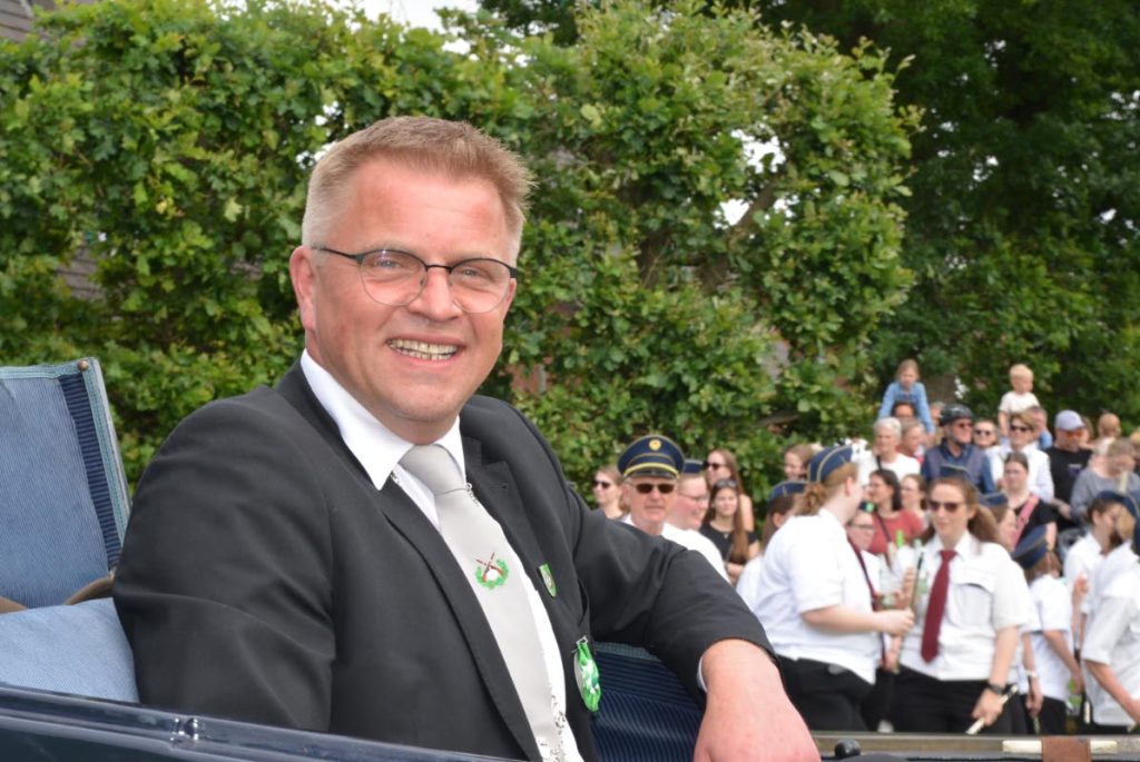 Schützenfest Erle 2025 Umzug und Parade am Sonntag