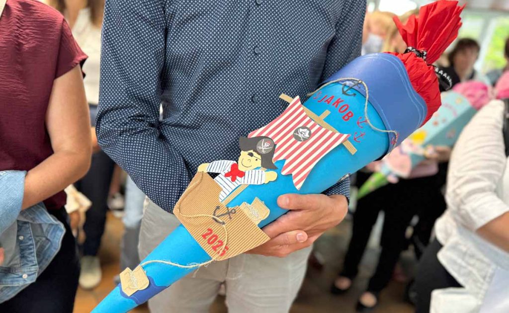Viele tolle Schultüten prägten das Bild bei der Einschulung in Erle