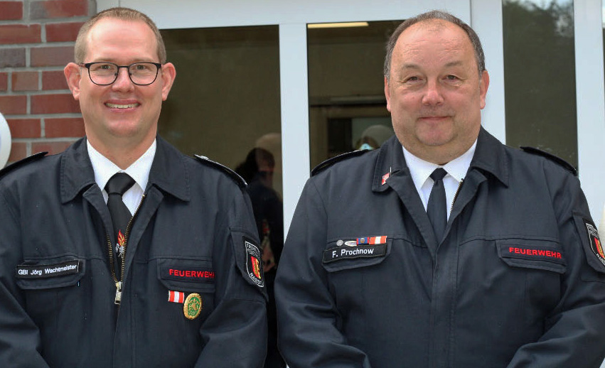 Stellv. Löschzugführer Frank Prochnow und stellv. Leiter der Feuerwehr Raesfeld Jörg Wachtmeister.