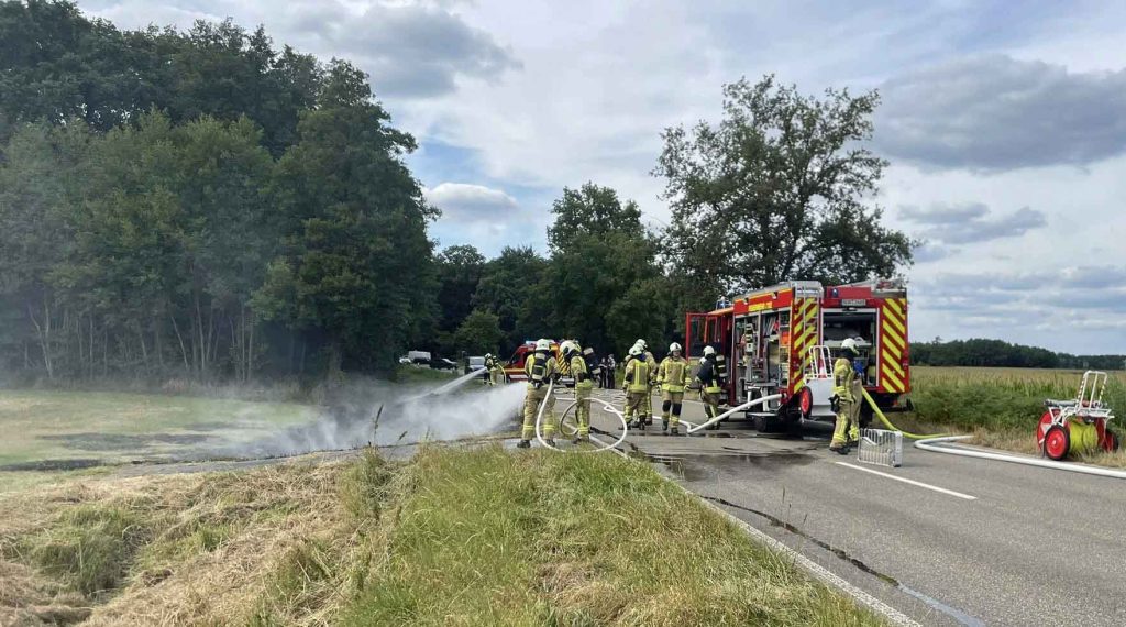 Feuer an der Homerstraße -  Feuerwehr Raesfeld stoppt Flammen rechtzeitig