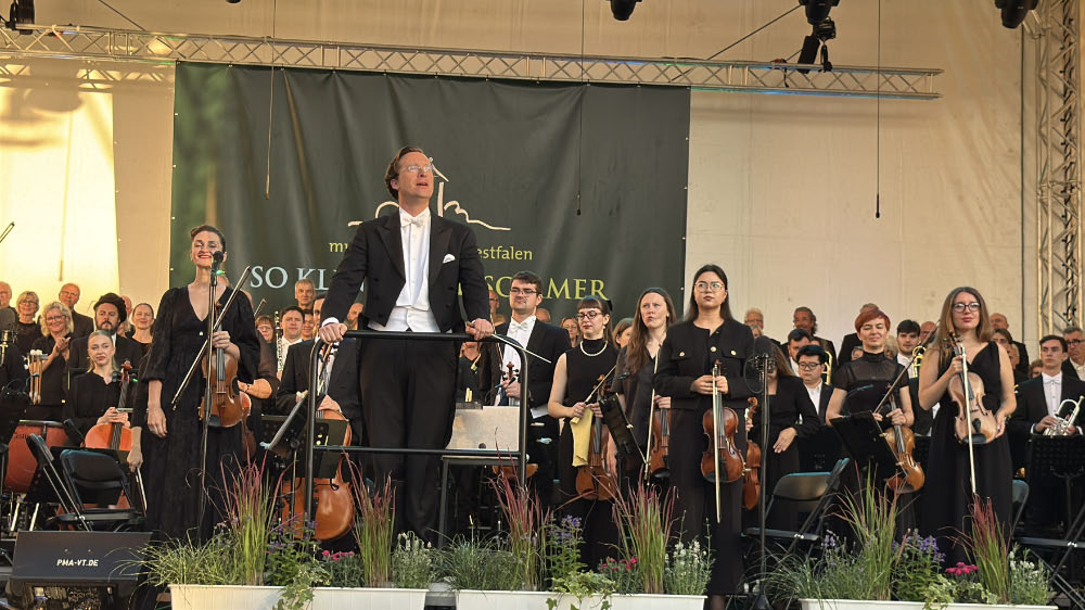 Rolando Villazón begeistert beim Konzert vor Schloss Raesfeld