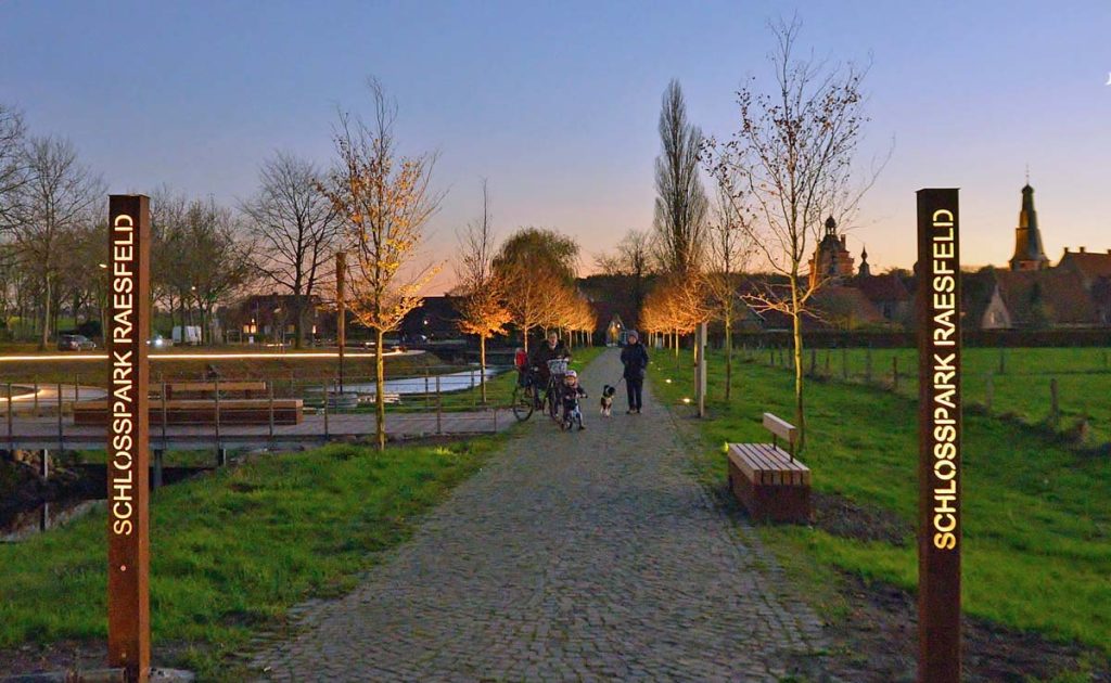 Der Schlosspark am Schloss Raesfeld ist ein beliebter Treffpunkt für Touristen