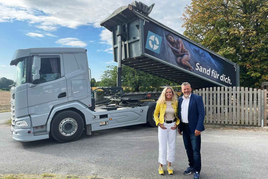 Sand-Spende des Unternehmens Holemans für Kita St. Martin Raesfeld 