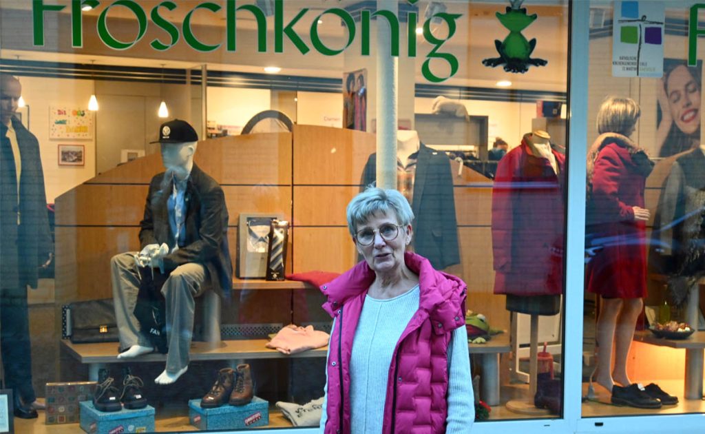 Dagmar Vogt leitet den Second-Hand-Laden Froschkönig in Raesfeld
